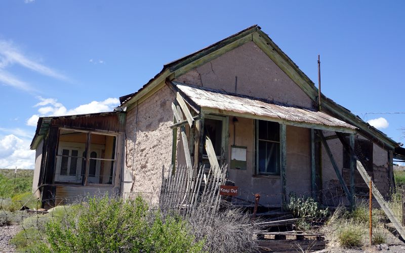 sonhar com casa abandonada