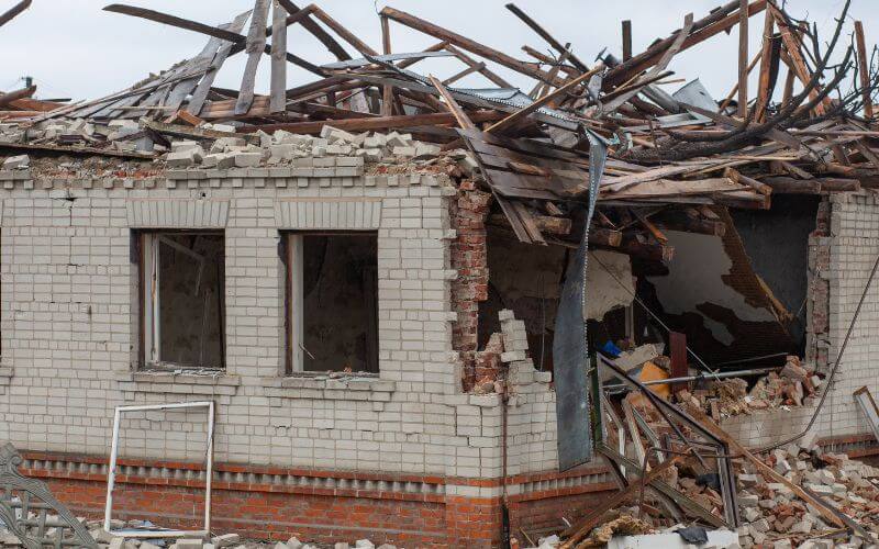 sonhar com casa queimando