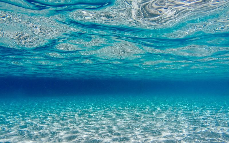 sonhar com agua cristalina