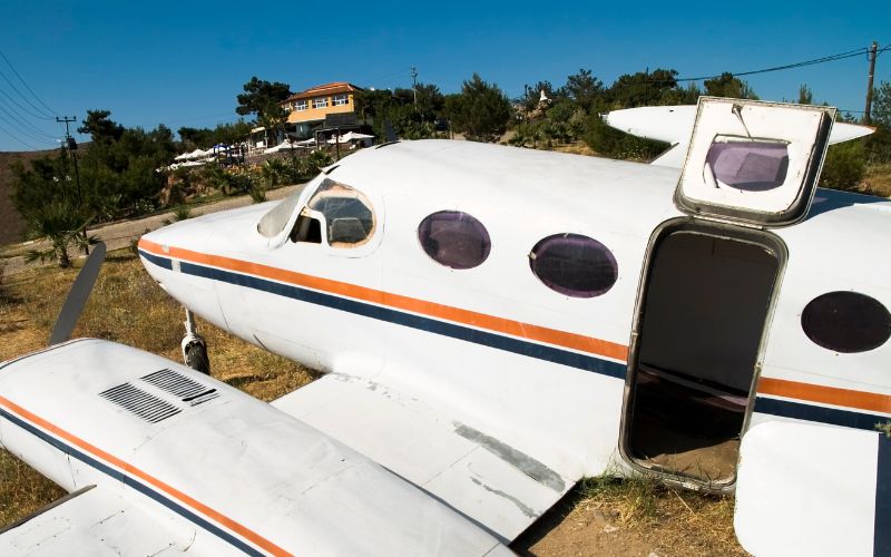 sonhar com avião caindo e sobreviver