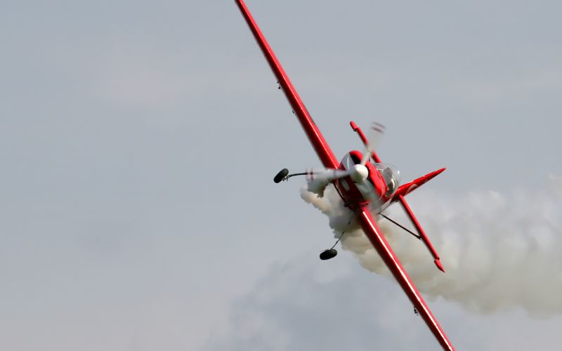 sonhar com aviao fazendo manobras