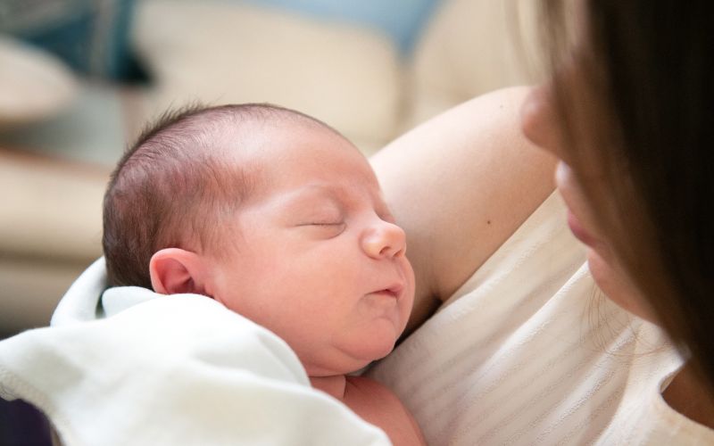 sonhar com bebe recem nascido mamando