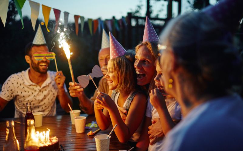 sonhar com festa de aniversário
