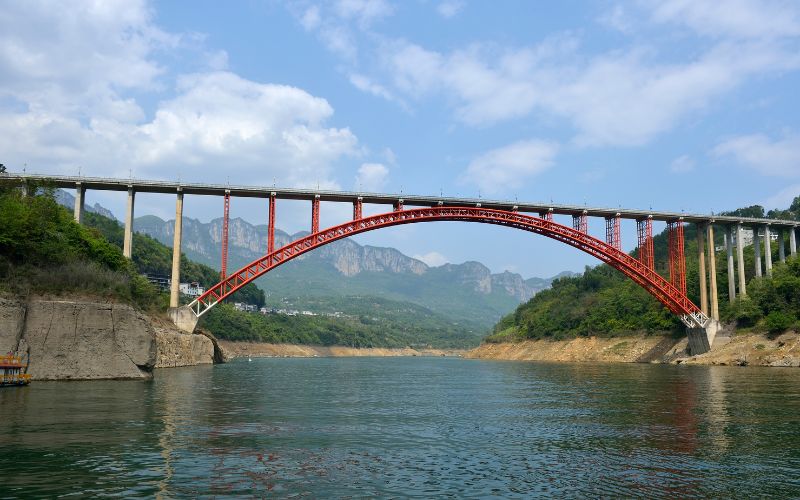 sonhar com rio cheio e ponte